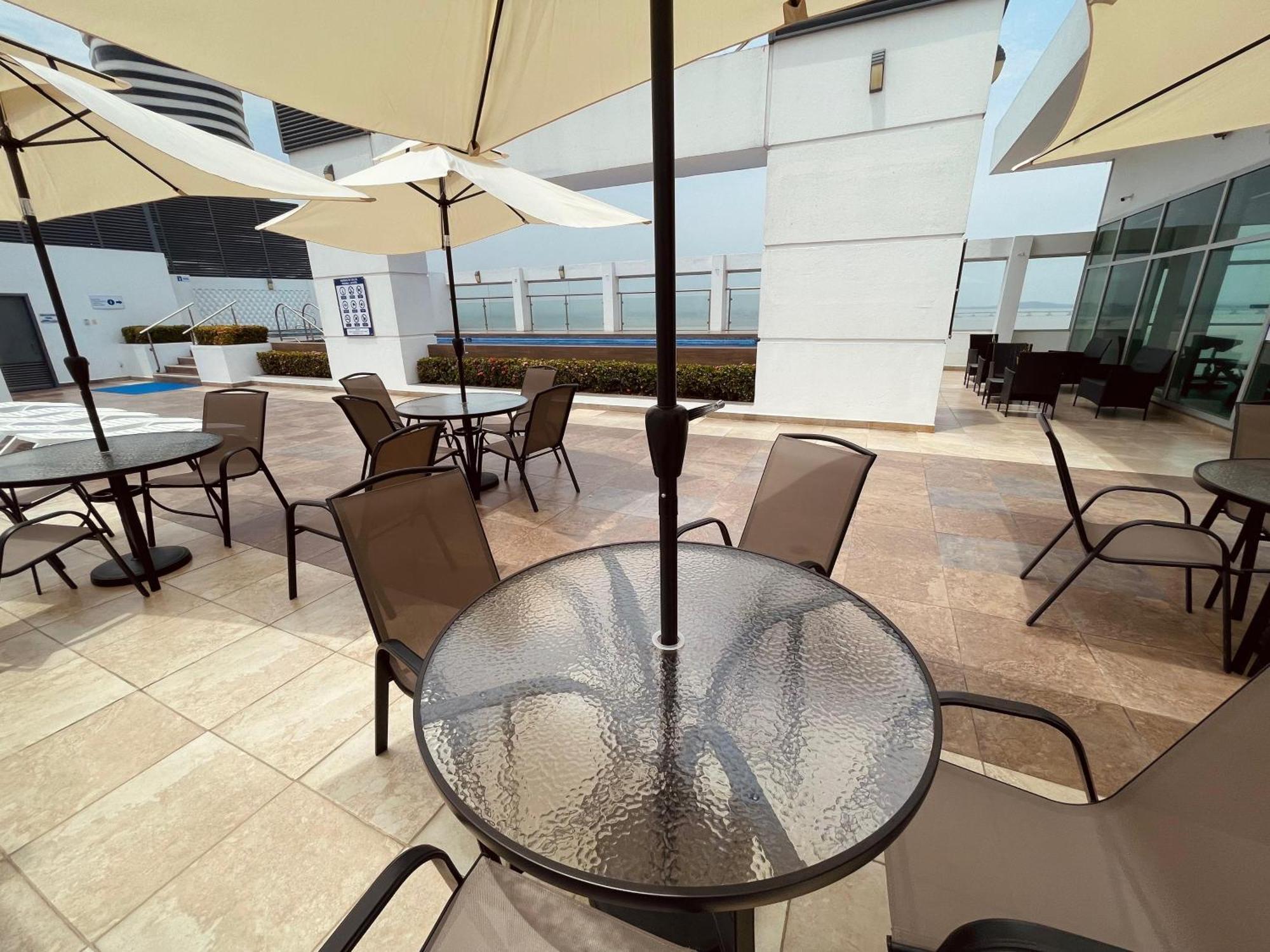 Suite Frente Al Rio En Puerto Santa Ana Riverfront Guayaquil Exterior foto