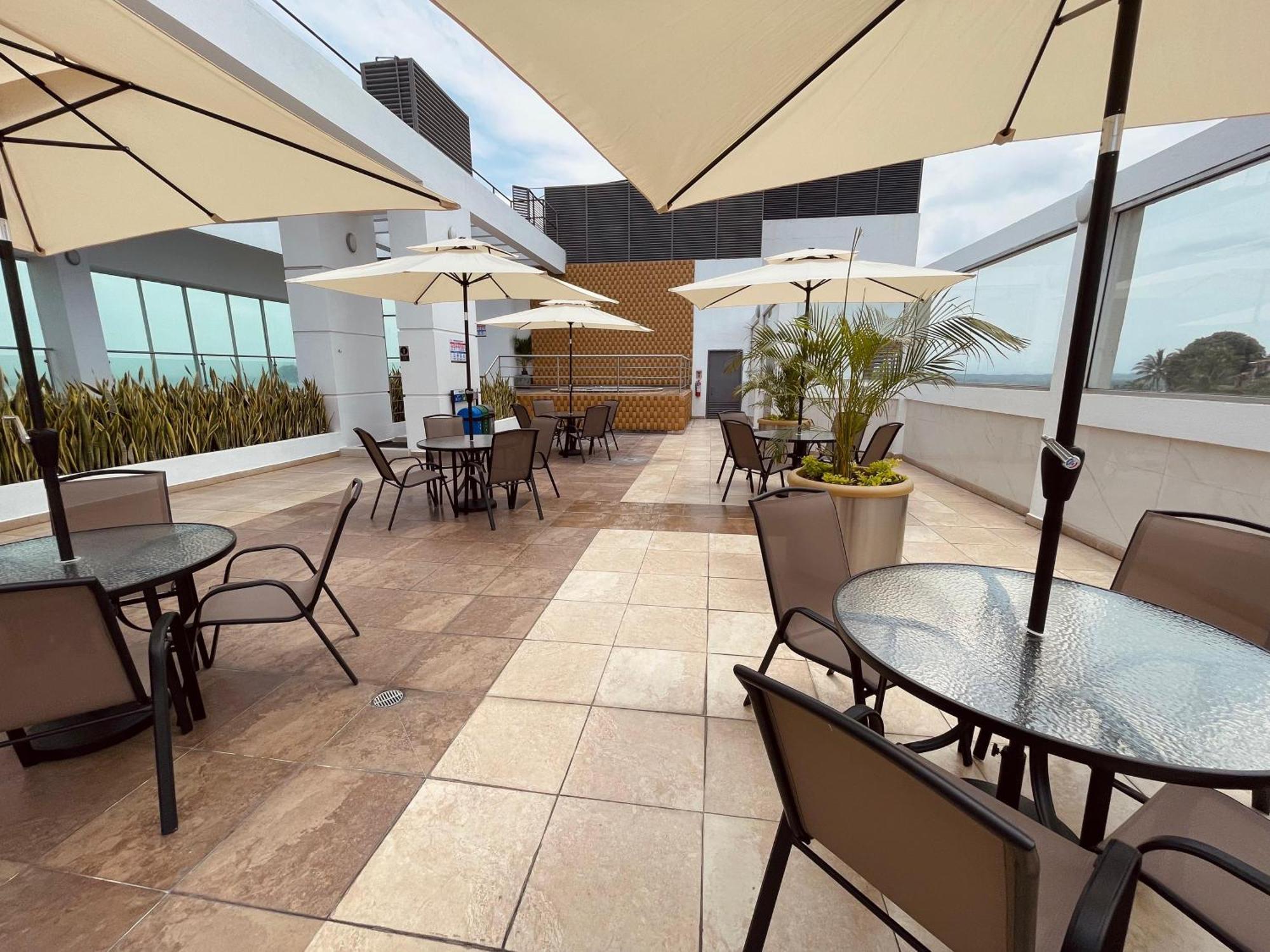 Suite Frente Al Rio En Puerto Santa Ana Riverfront Guayaquil Exterior foto