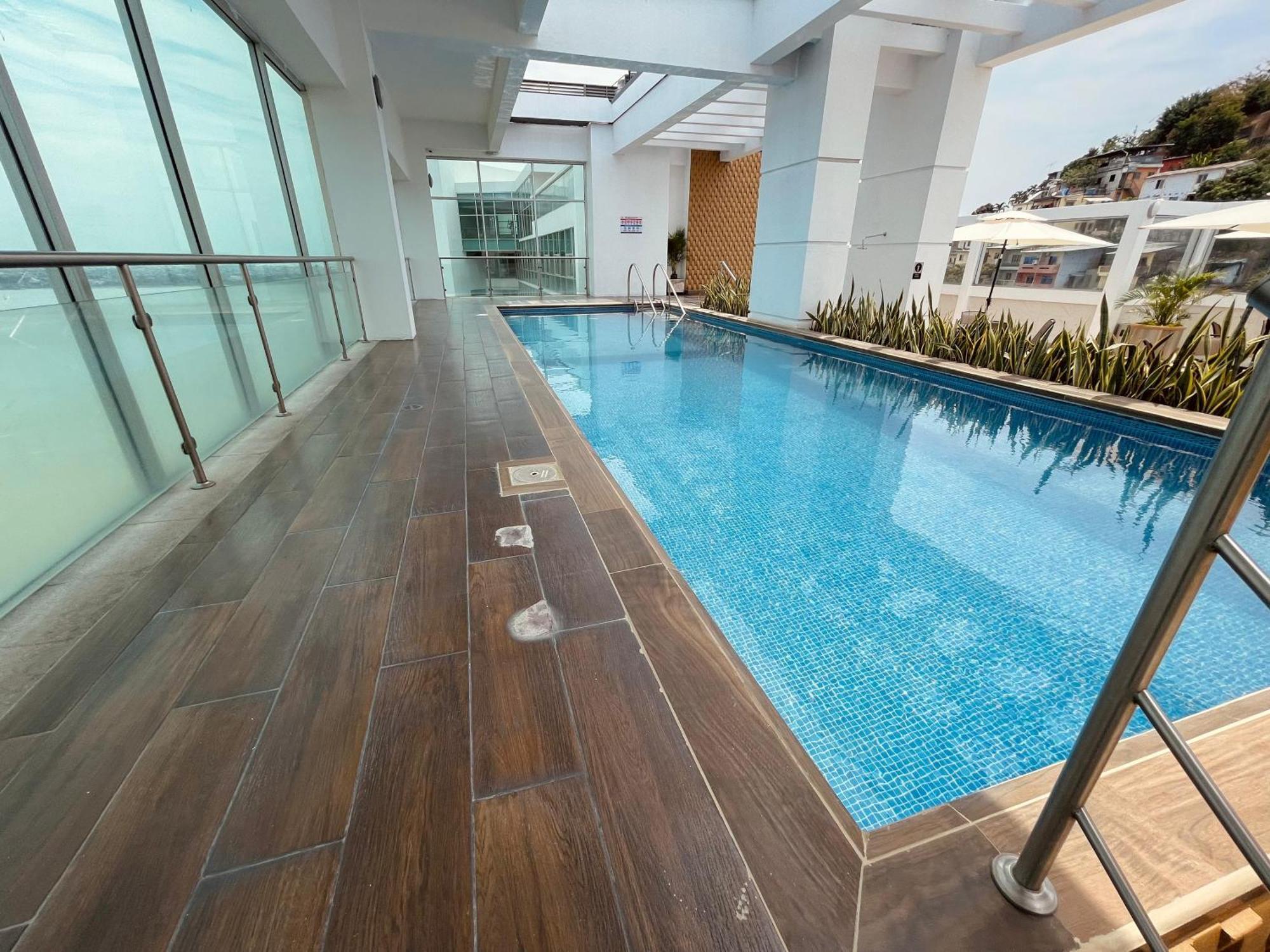 Suite Frente Al Rio En Puerto Santa Ana Riverfront Guayaquil Exterior foto