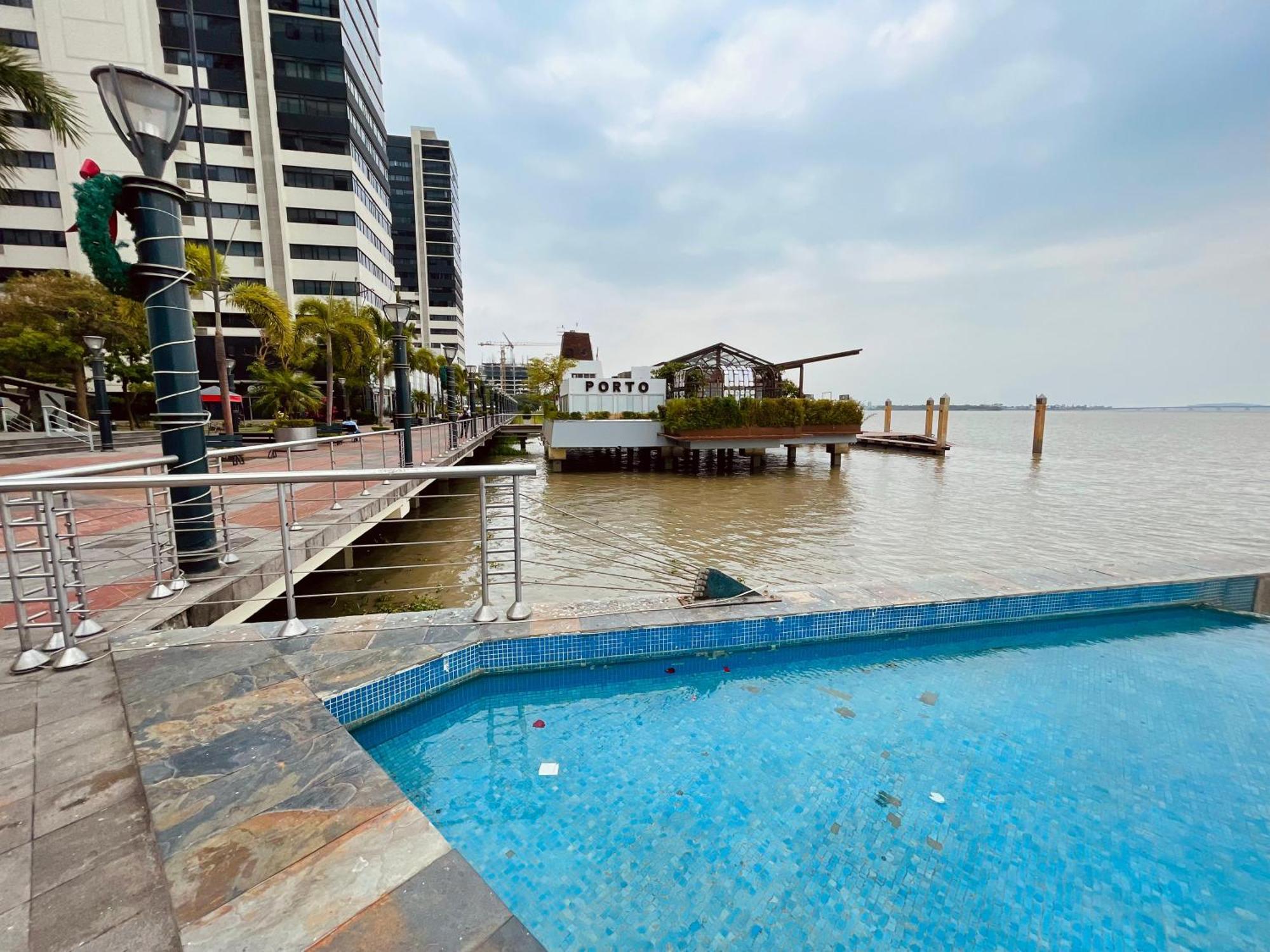 Suite Frente Al Rio En Puerto Santa Ana Riverfront Guayaquil Exterior foto