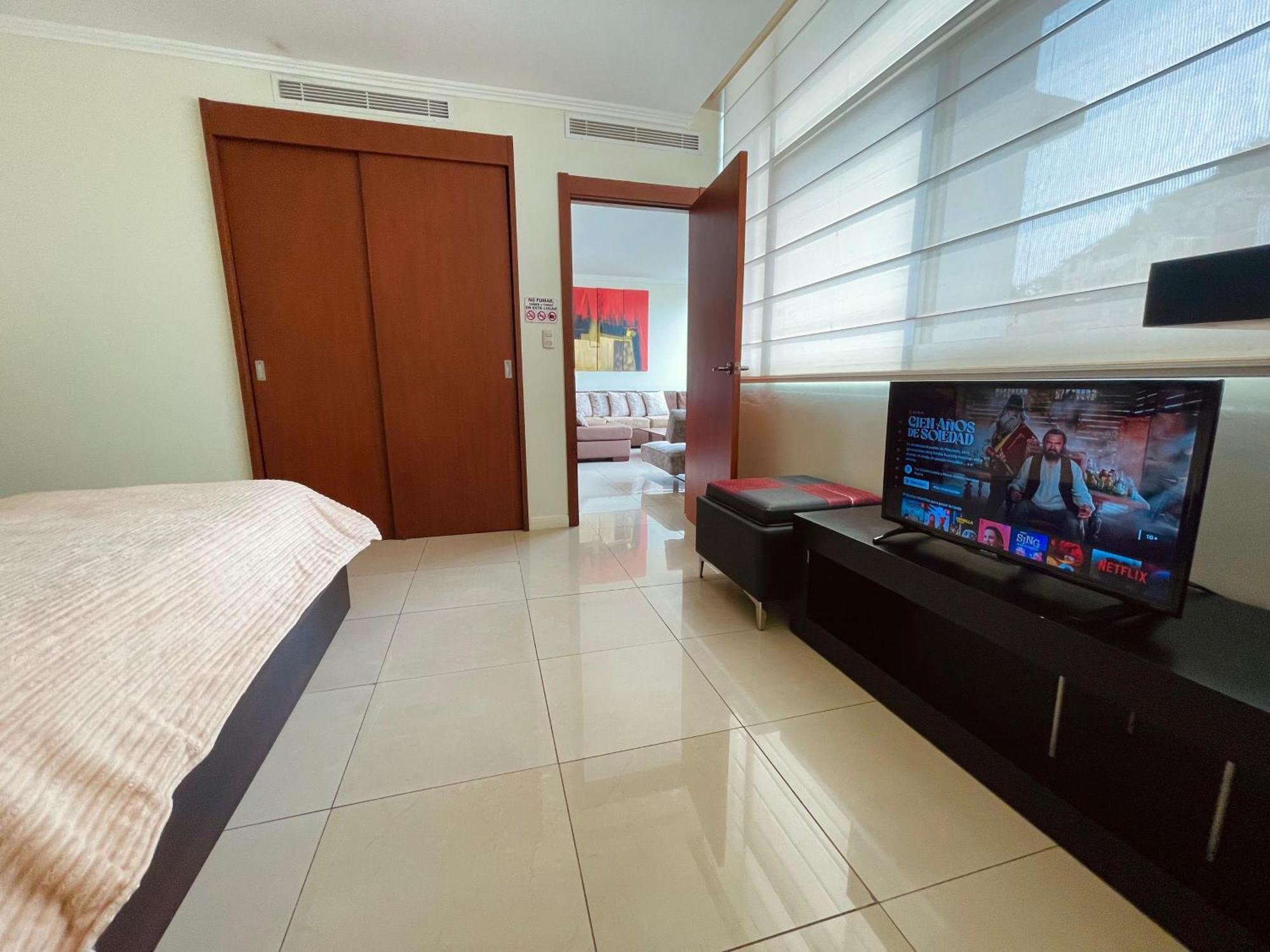 Suite Frente Al Rio En Puerto Santa Ana Riverfront Guayaquil Exterior foto