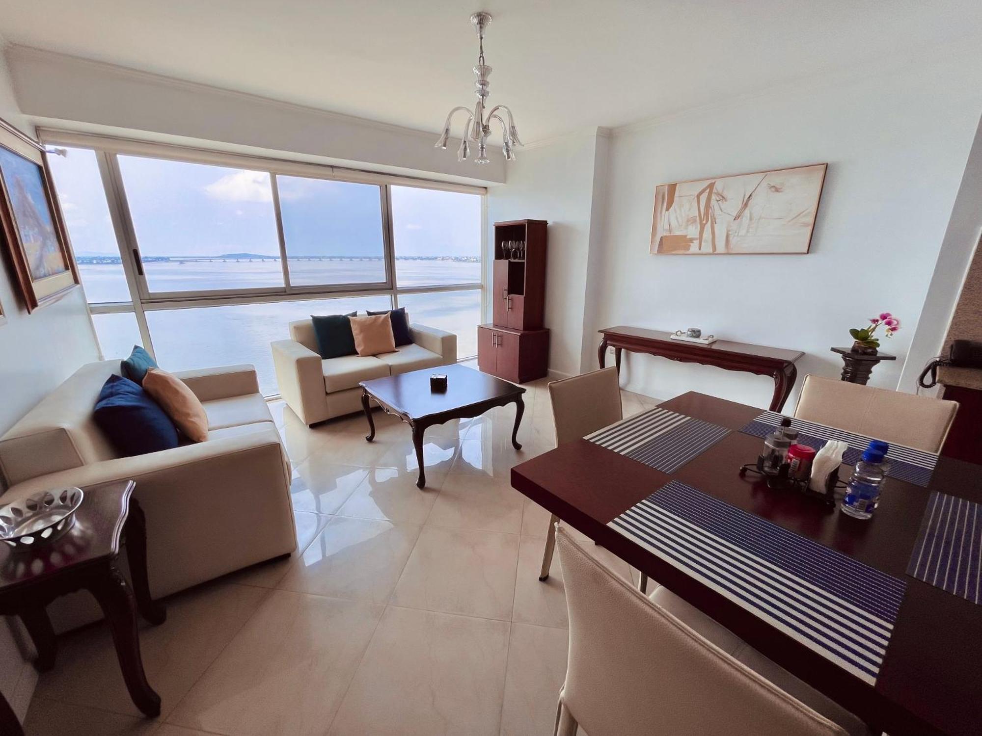 Suite Frente Al Rio En Puerto Santa Ana Riverfront Guayaquil Exterior foto